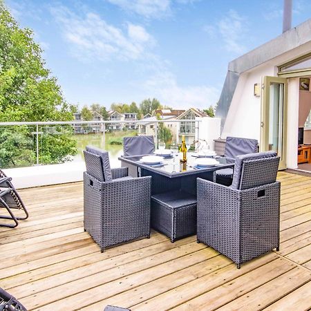 Crow'S Nest Penthouse Apartment With Free Spa Access Somerford Keynes ภายนอก รูปภาพ