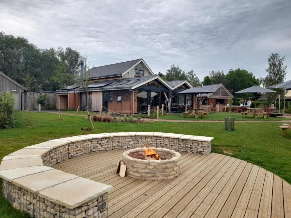 Crow'S Nest Penthouse Apartment With Free Spa Access Somerford Keynes ภายนอก รูปภาพ
