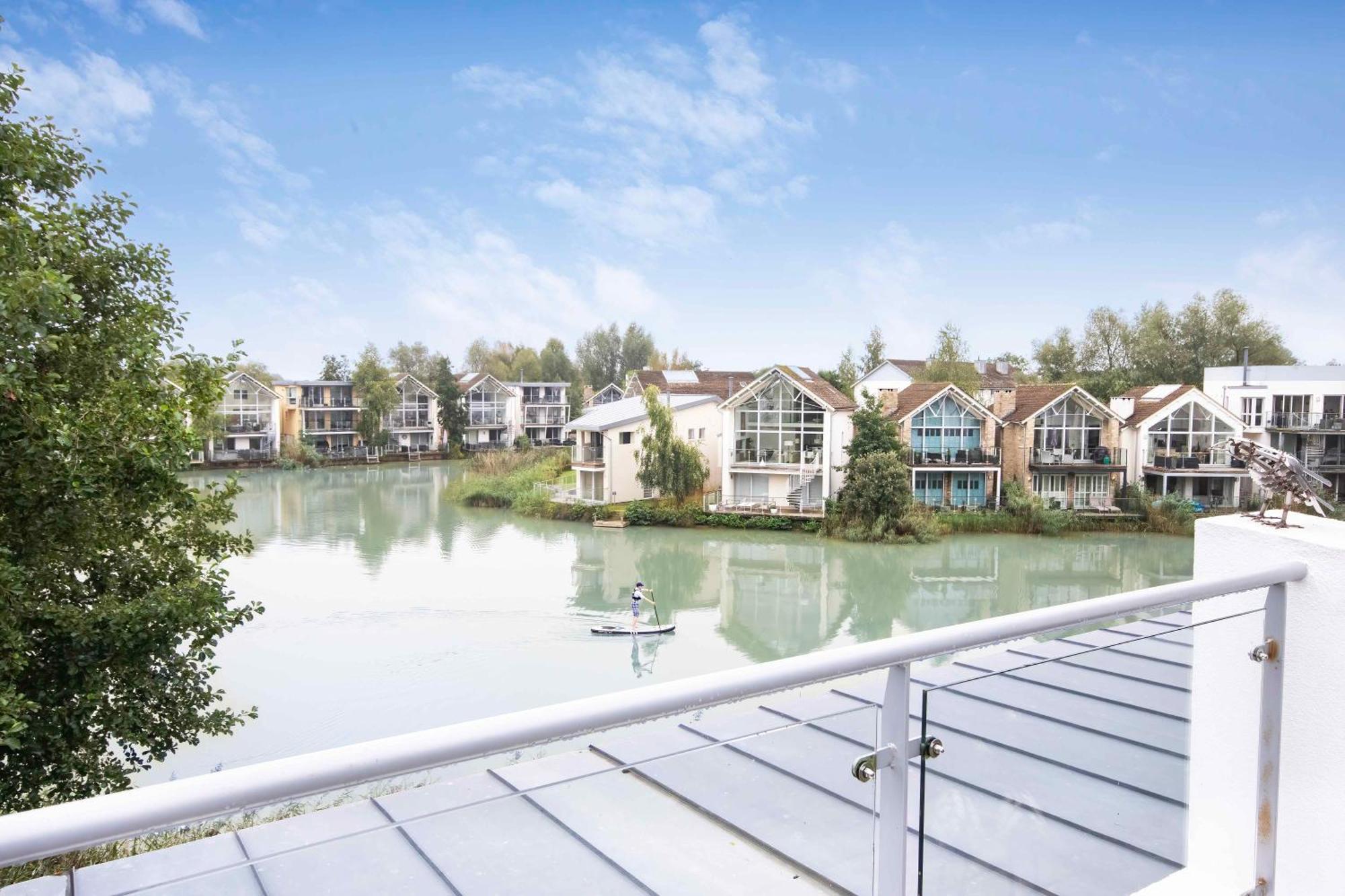 Crow'S Nest Penthouse Apartment With Free Spa Access Somerford Keynes ภายนอก รูปภาพ