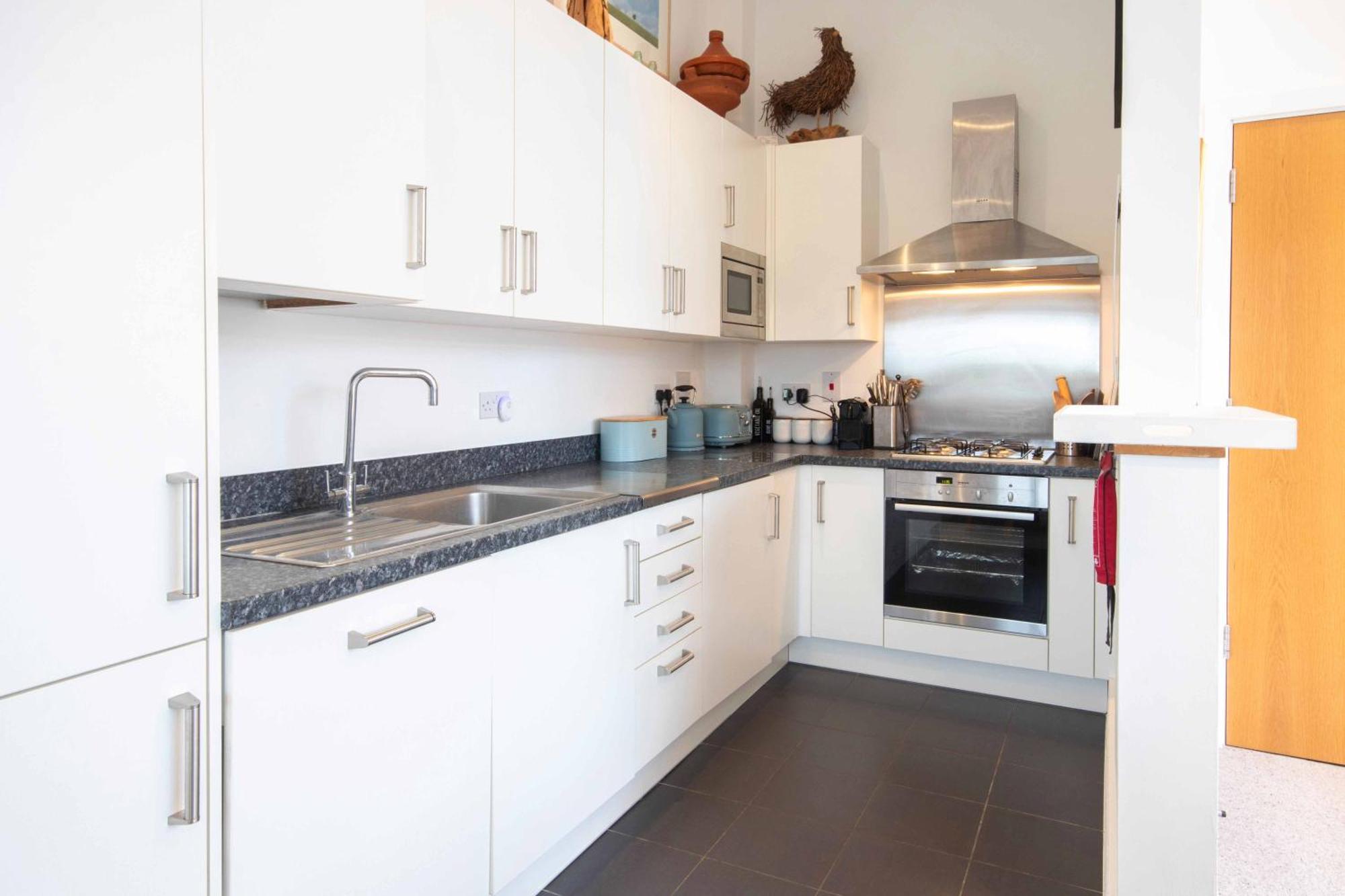 Crow'S Nest Penthouse Apartment With Free Spa Access Somerford Keynes ภายนอก รูปภาพ